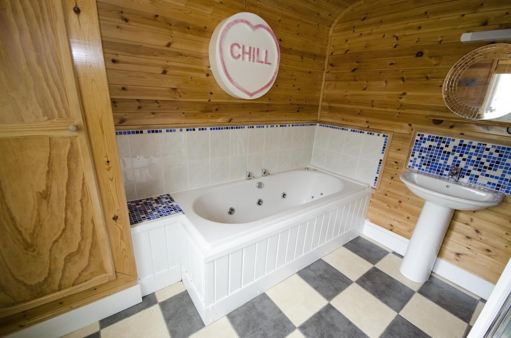 Watermouth Lodges Ilfracombe Bagian luar foto